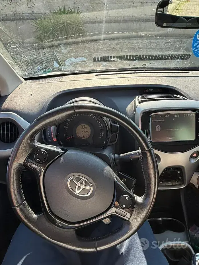 Usata Toyota Aygo 69 CV (50 kW) 2016 Grigio Utilitaria