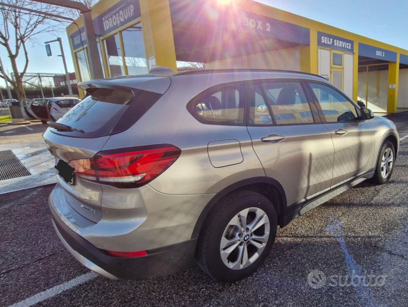 Usata BMW X1 116 CV (85 kW) 2021 Grigio SUV