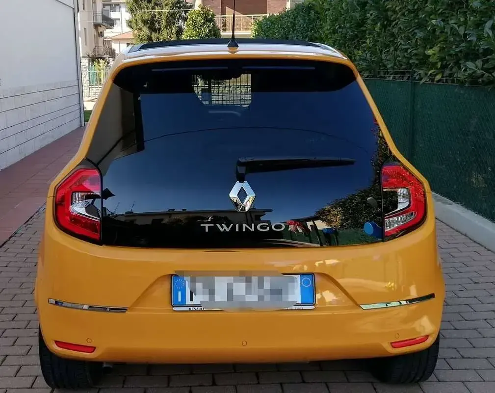 Gebraucht Renault Twingo Intens 90 PS (66 kW) 2019 Gelb Kleinwagen