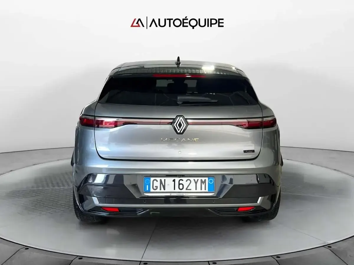 Usata Renault Megane E-Tech Techno 160 kW (218 CV) 2023 Grigio Berlina