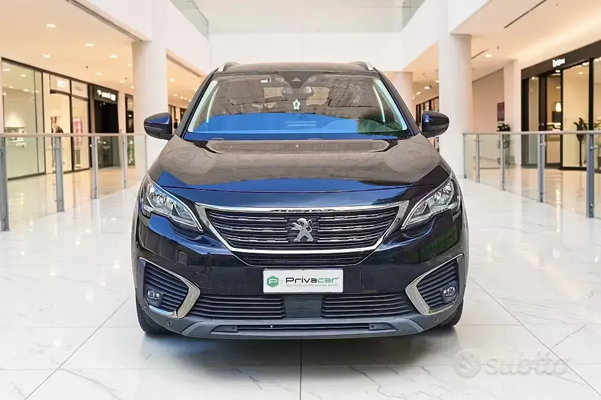 Usata Peugeot 5008 Allure 120 CV (88 kW) 2017 Nero SUV