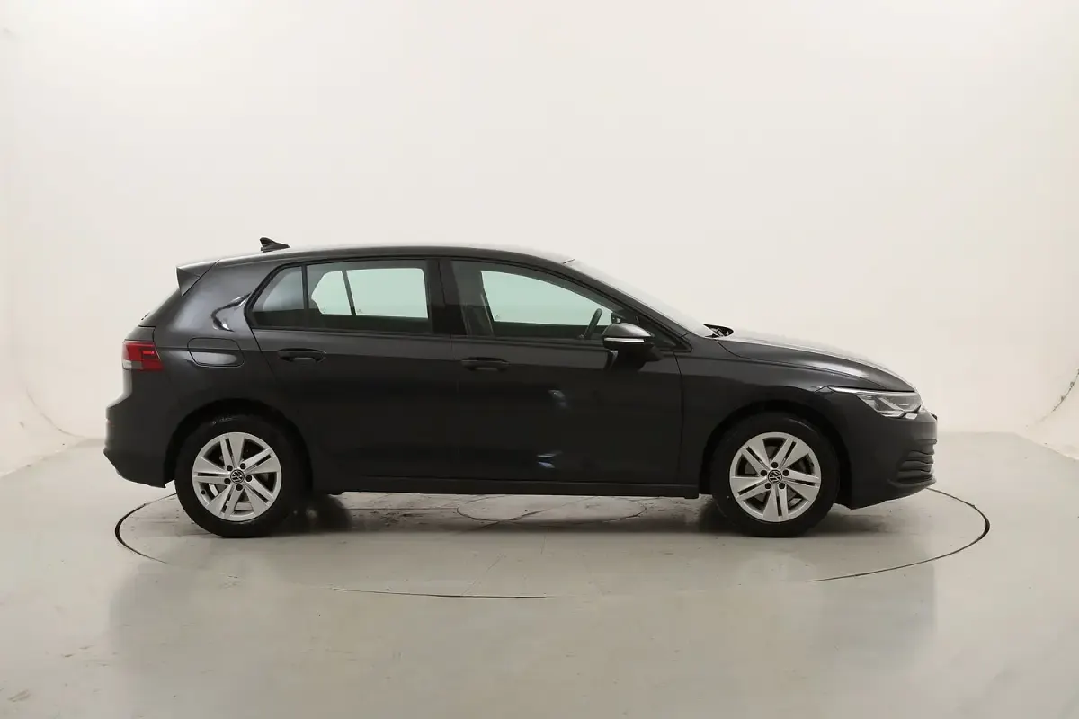 Usata VW Golf VIII Life 110 CV (80 kW) 2023 Berlina