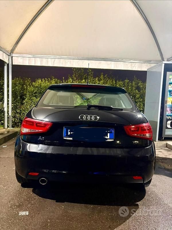 Usata Audi A1 105 CV (77 kW) 2011 Nero Utilitaria