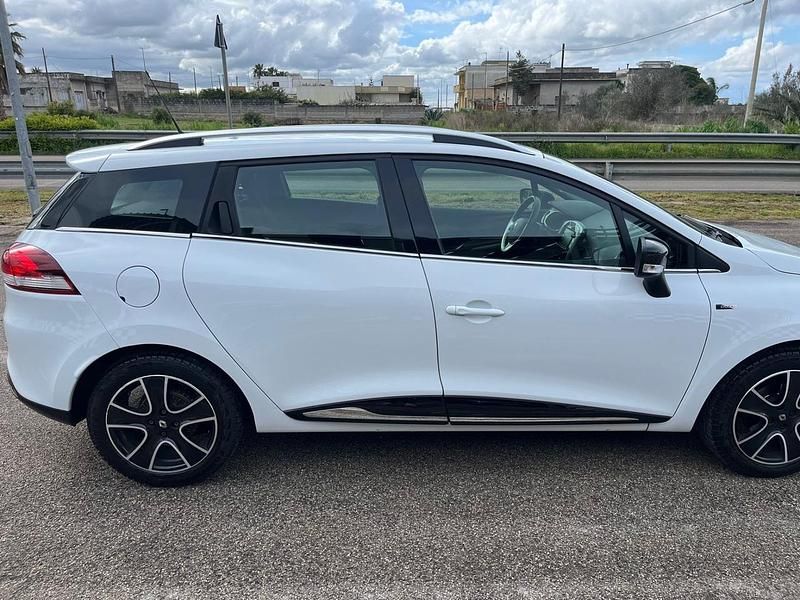 Usata Renault Clio GrandTour 89 CV (65 kW) 2015 Bianco Station wagon
