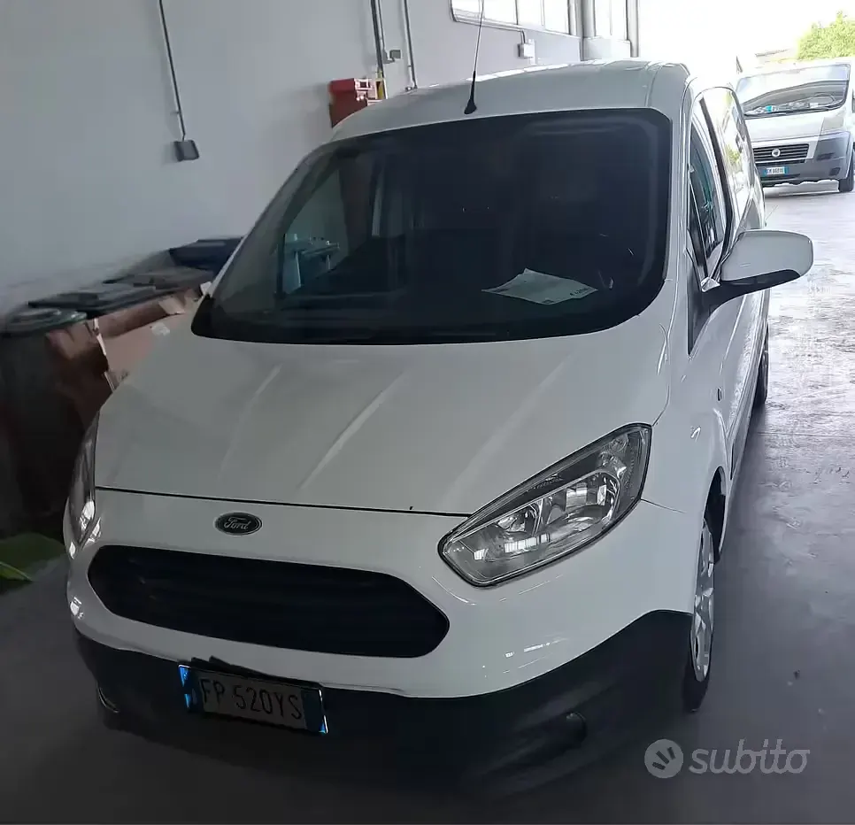 Usata Ford Courier 75 CV (55 kW) 2018 Bianco Monovolume