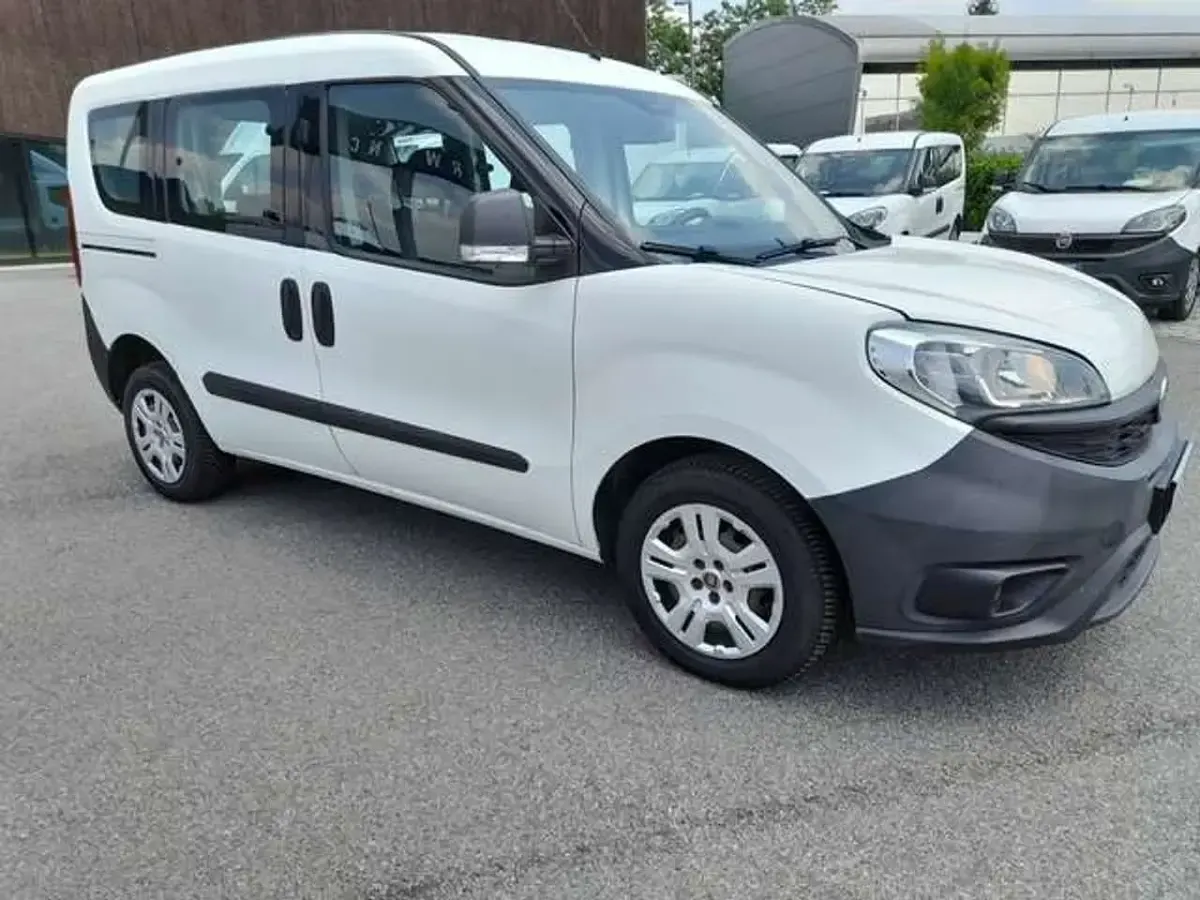 Usata Fiat Doblò 95 CV (69 kW) 2017 Bianco Monovolume