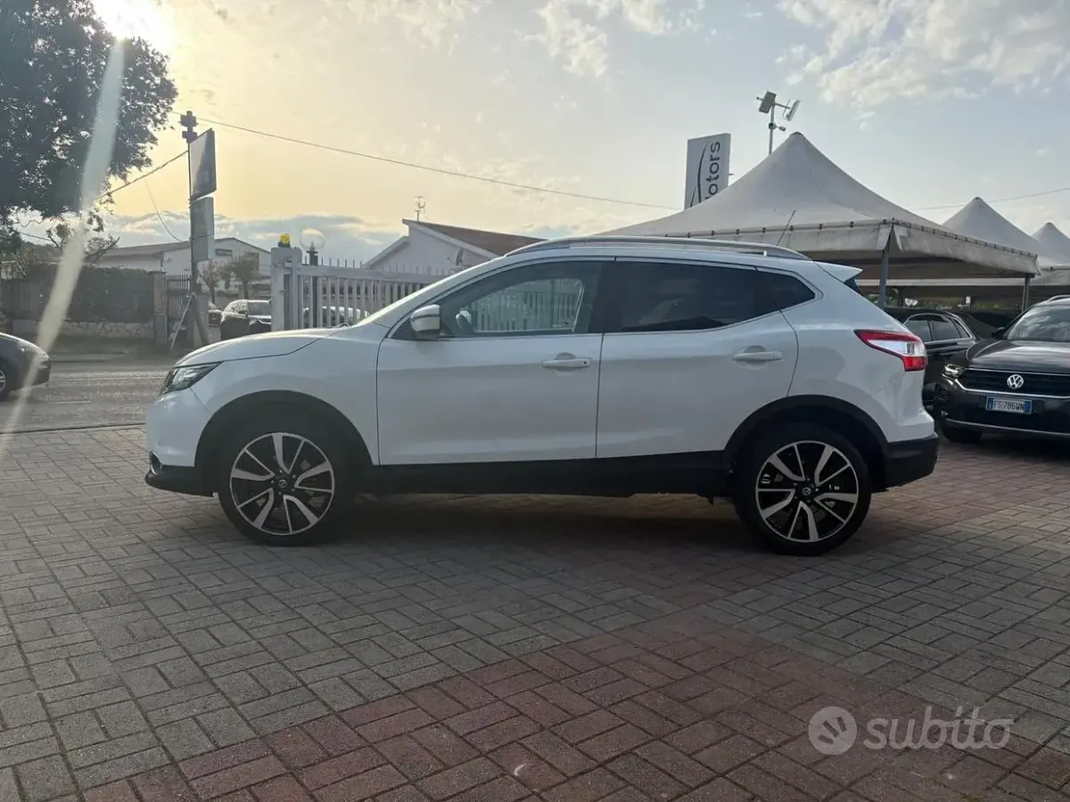Usata Nissan Qashqai Tekna 110 CV (80 kW) 2015 Bianco SUV