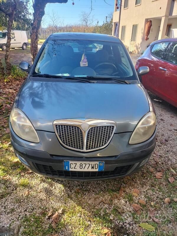 Usata Lancia Ypsilon 60 CV (44 kW) 2006 Utilitaria