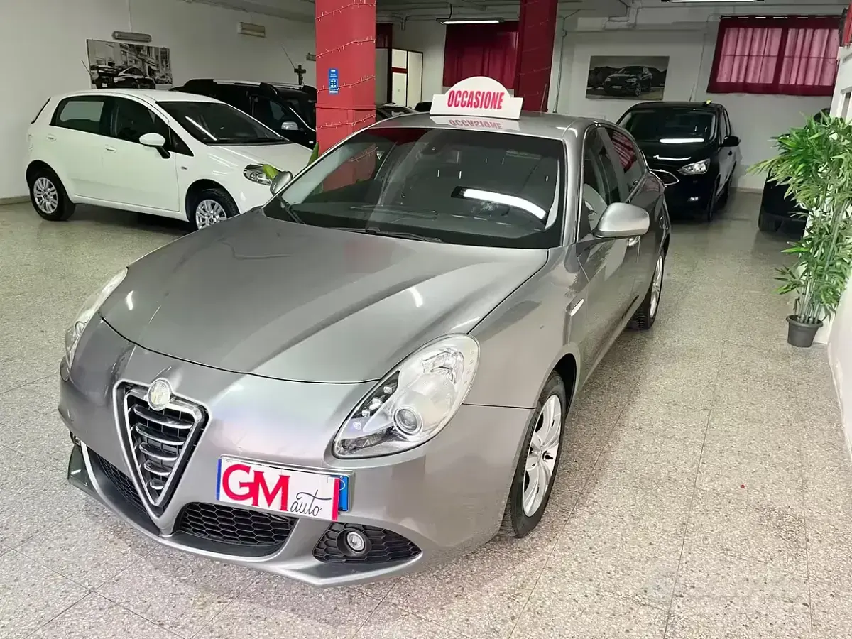 Usata Alfa Romeo Giulietta Progression 105 CV (77 kW) 2013 Grigio Utilitaria