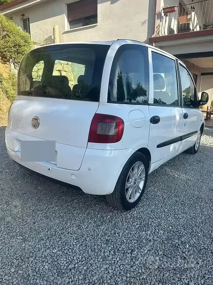 Usata Fiat Multipla 120 CV (88 kW) 2010 Bianco Monovolume