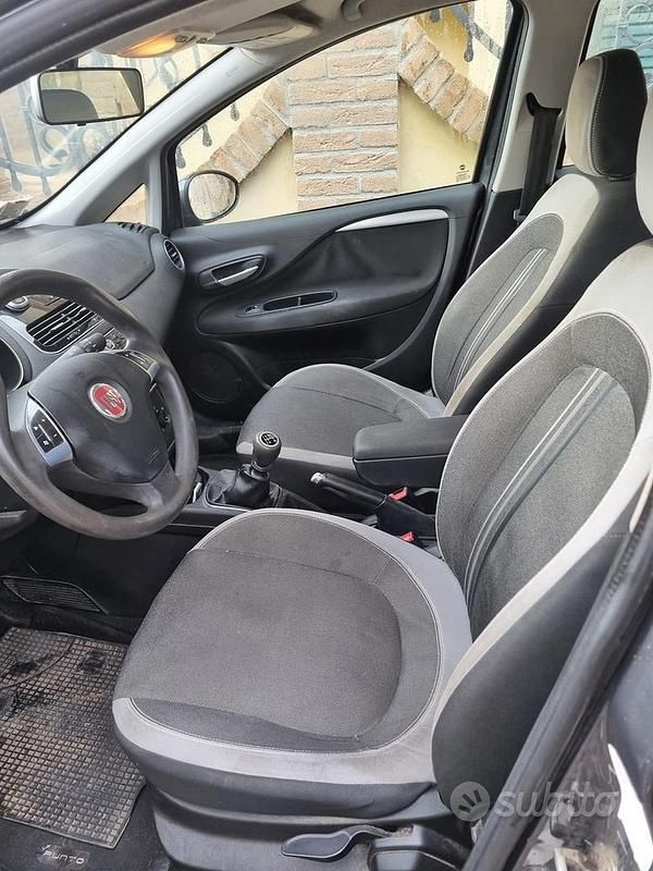 Usata Fiat Punto 2012 Grigio Berlina