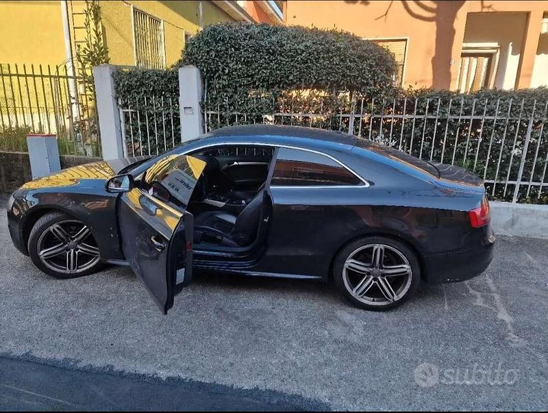 Usata Audi A5 Ambiente 170 CV (125 kW) 2011 Nero Coupé