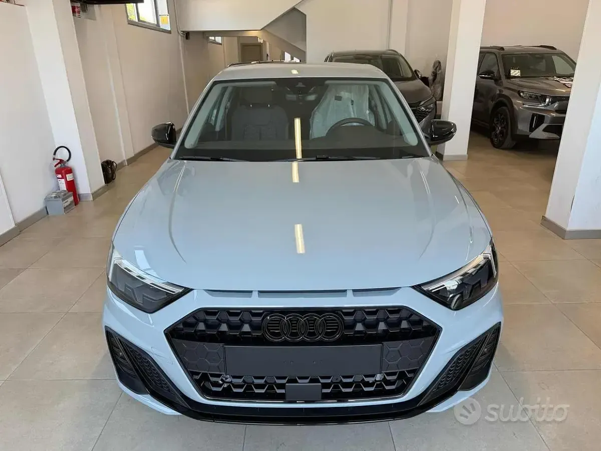 Nuova Audi A1 116 CV (85 kW) 2026 Grigio SUV