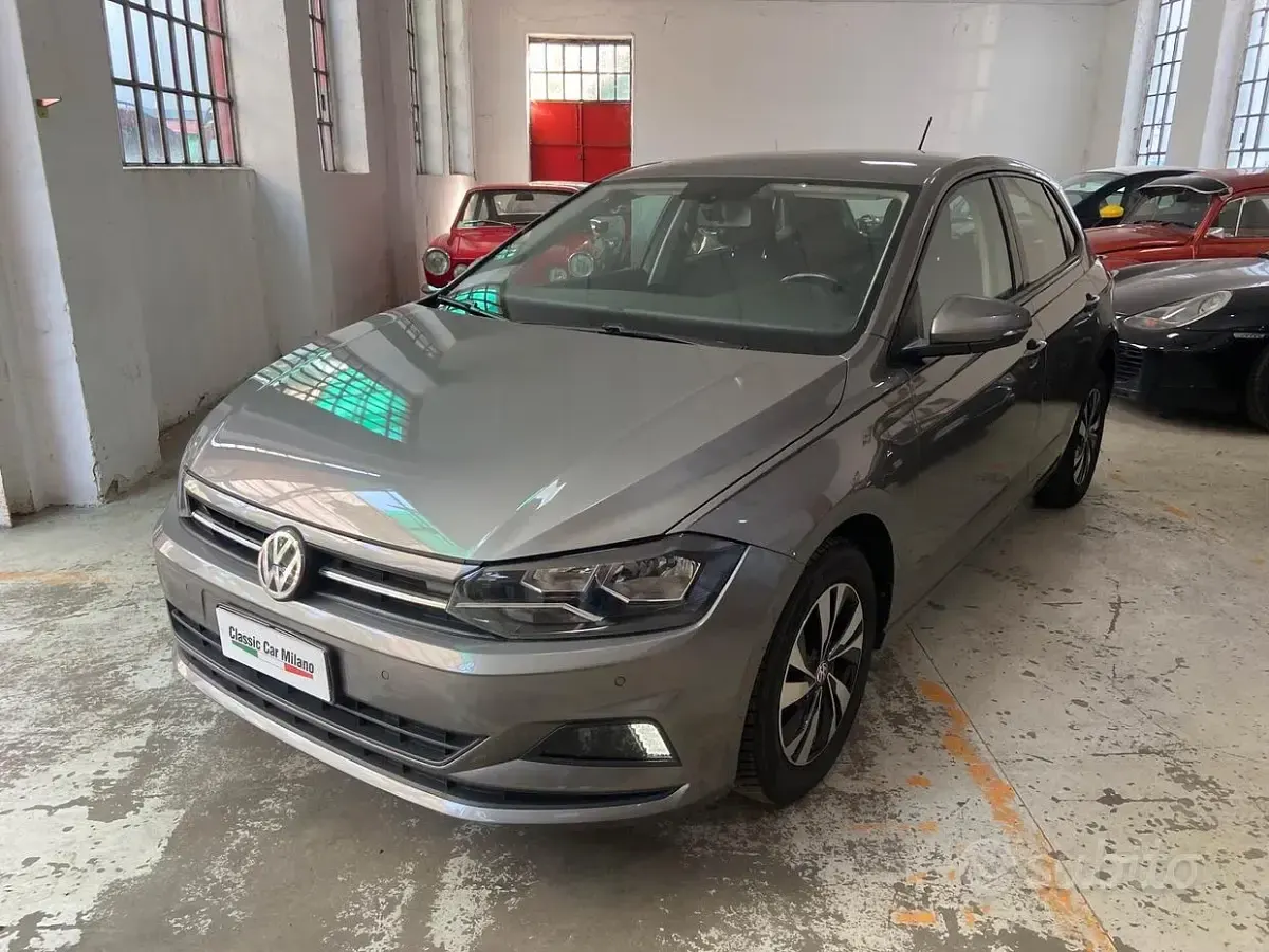 Usata VW Polo Comfortline 75 CV (55 kW) 2018 Grigio Utilitaria