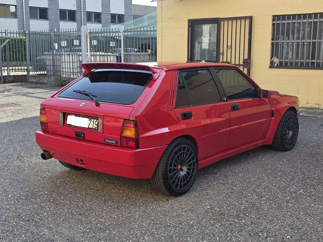 Usata Lancia Delta 215 CV (158 kW) 1993 Rosso Utilitaria