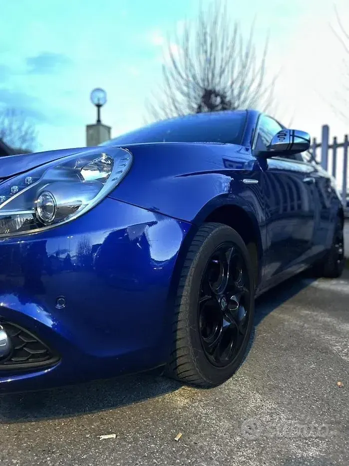 Usata Alfa Romeo Giulietta Business 120 CV (88 kW) 2019 Blu Utilitaria