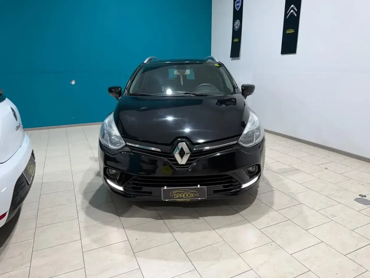Usata Renault Clio 74 CV (54 kW) 2017 Nero Station wagon