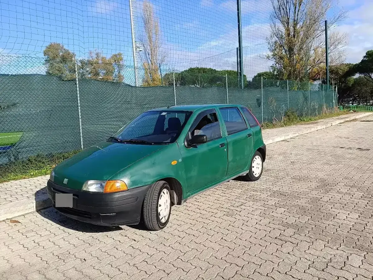 Usata Fiat Punto 60 CV (44 kW) 1998 Verde Berlina