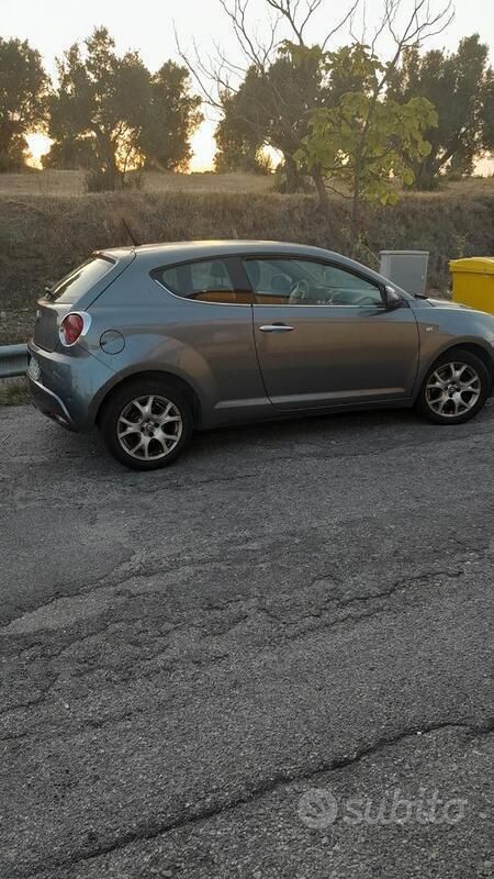 Usata 2011 Alfa Romeo MiTo Due volumi | 2500 € (Super prezzo) - Immagine 1/2
