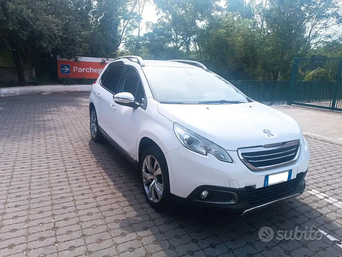 Usata Peugeot 2008 Allure 110 CV (80 kW) 2016 Bianco SUV