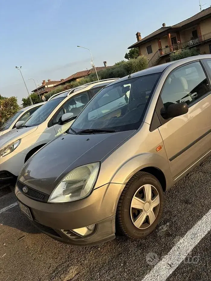 Usata Ford Fiesta 75 CV (55 kW) 2003 Utilitaria