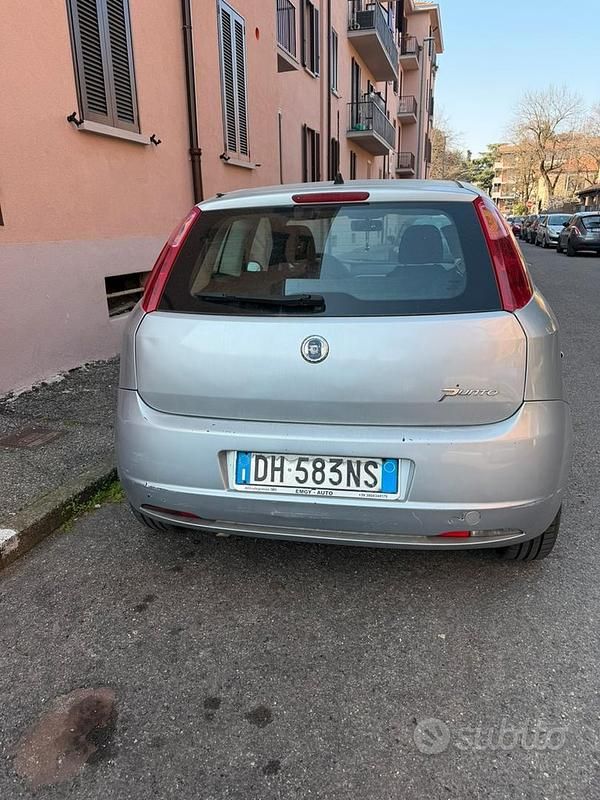 Usata Fiat Grande Punto 65 CV (47 kW) 2007 Grigio Utilitaria