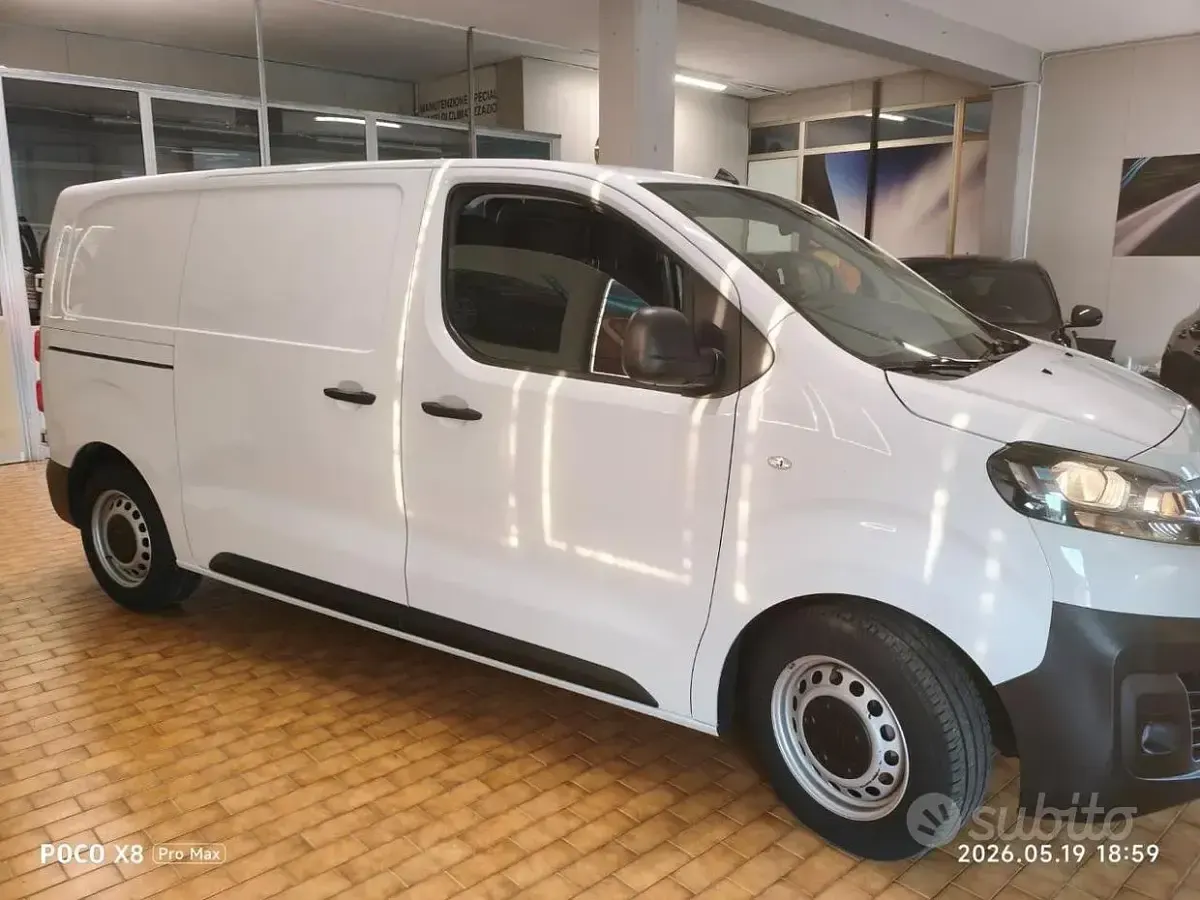 Usata Citroën e-Jumpy 56 kW (77 CV) 2023 Bianco Monovolume