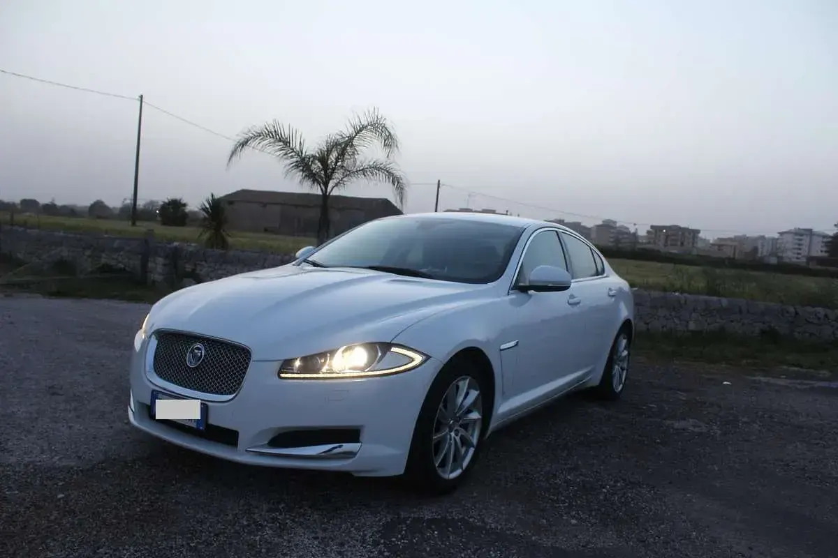 Usata Jaguar XF Premium Luxury 200 CV (147 kW) 2013 Bianco Berlina