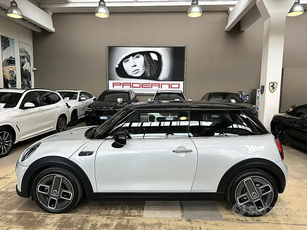 Usata Mini Cooper SE Classic 75 kW (102 CV) 2021 Bianco Utilitaria