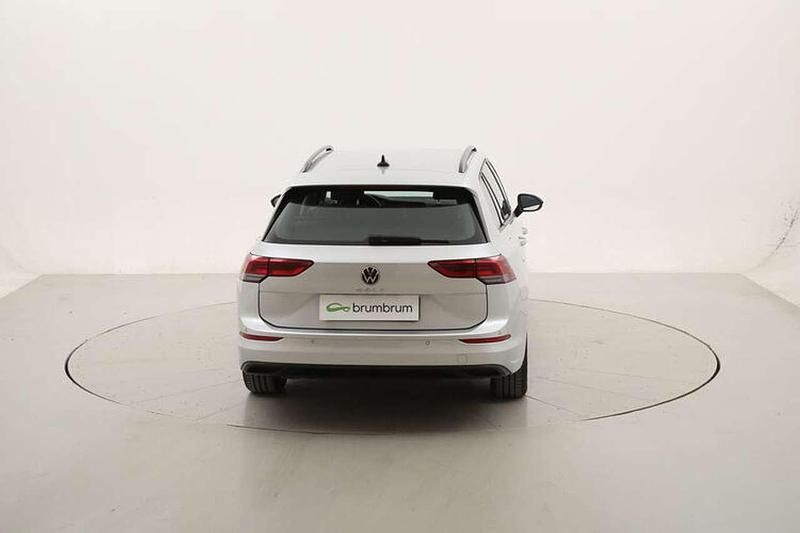 Usata VW Golf VIII Life 116 CV (85 kW) 2022 Argento Station wagon