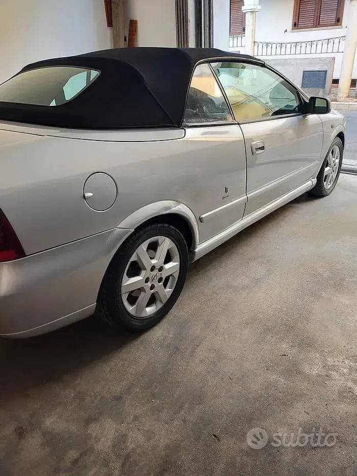 Usata Opel Astra 125 CV (91 kW) 2003 Grigio Cabrio