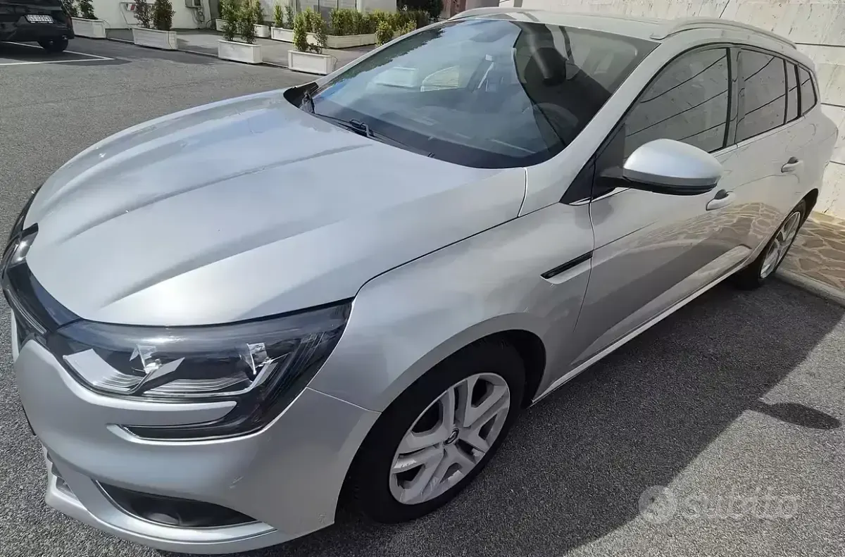 Usata Renault Mégane GrandTour Business 116 CV (85 kW) 2019 Grigio Station wagon