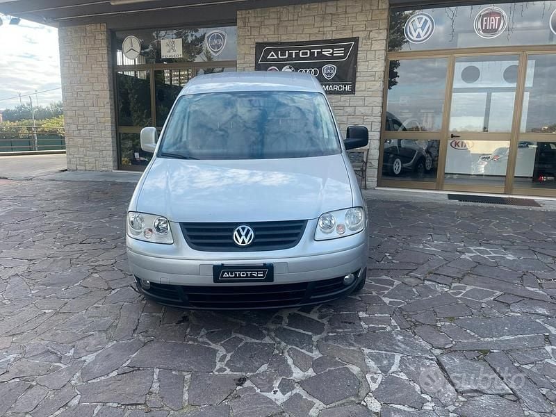 Argento Usata 2009 VW Caddy Style Monovolume | 5900 € (Buon prezzo) - Immagine 1/4