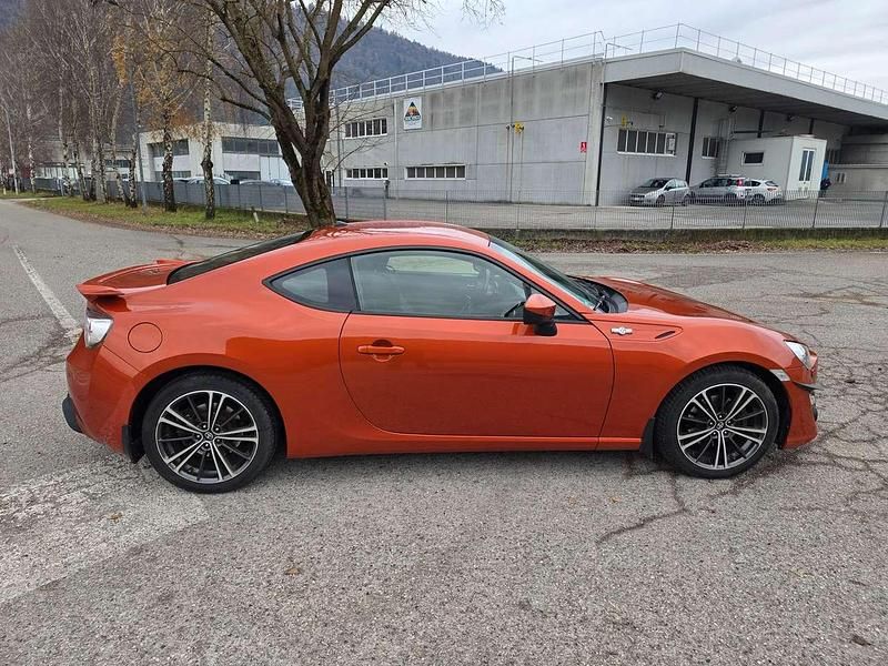 Usata Toyota GT86 Edition 200 CV (147 kW) 2012 Orange metallic Coupé