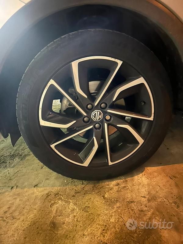 Usata MG ZS Luxury 106 CV (77 kW) 2023 Grigio SUV