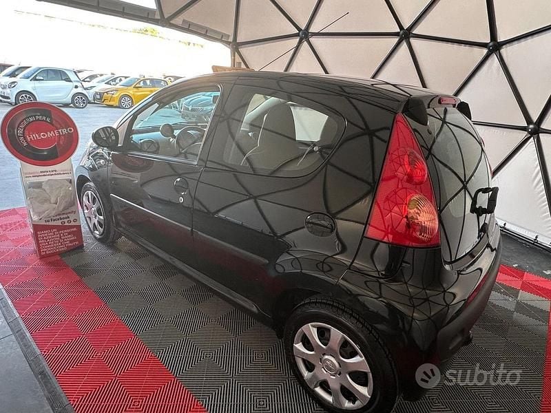 Usata Peugeot 107 54 CV (39 kW) 2010 Nero Utilitaria