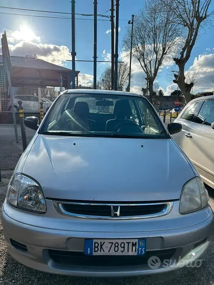 Usata Honda Logo 65 CV (47 kW) 2002 Grigio Utilitaria