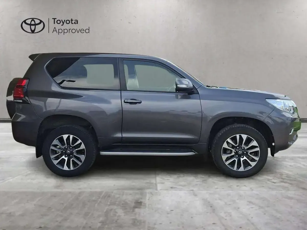 Usata Toyota Land Cruiser Lounge 204 CV (150 kW) 2022 Dark grey met Station wagon