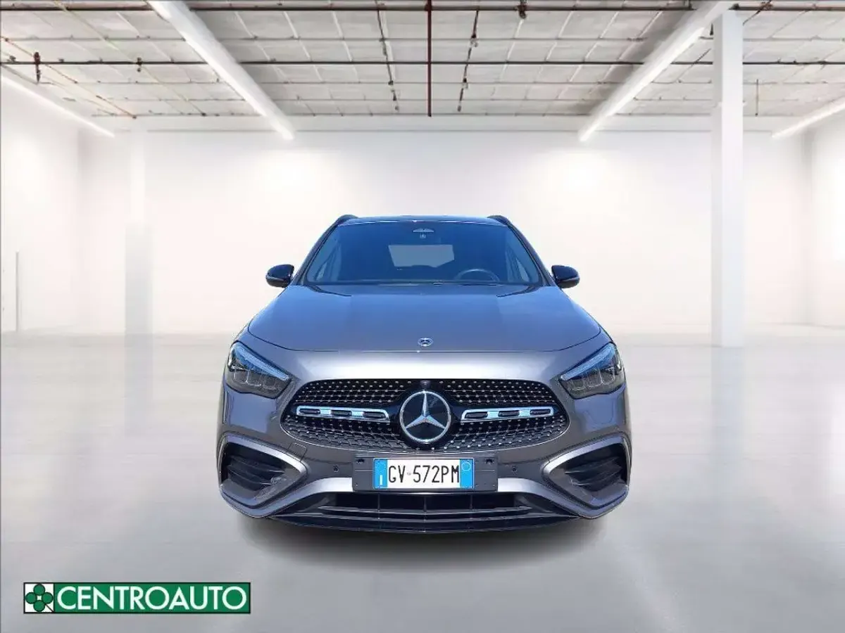 Usata Mercedes GLA200 Executive 150 CV (110 kW) 2024 Nero metallizzato SUV