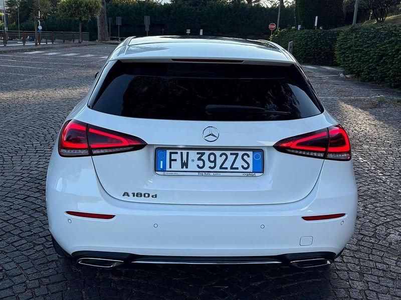 Usata Mercedes A180 Business 116 CV (85 kW) 2019 Bianco Berlina