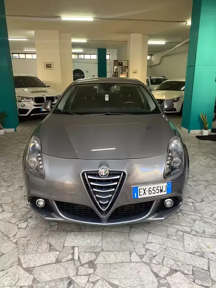 Usata Alfa Romeo Giulietta 120 CV (88 kW) 2026 Grigio Berlina