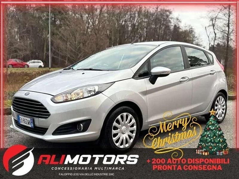 Argento Usata 2014 Ford Fiesta Tre volumi | 6500 € (Buon prezzo) - Immagine 1/4