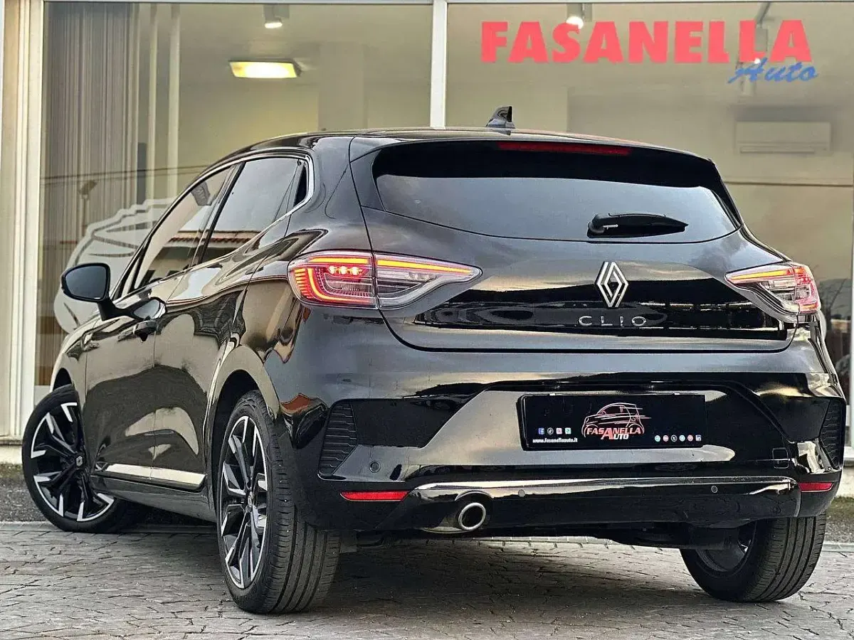 Usata Renault Clio V Techno 101 CV (74 kW) 2024 Nero