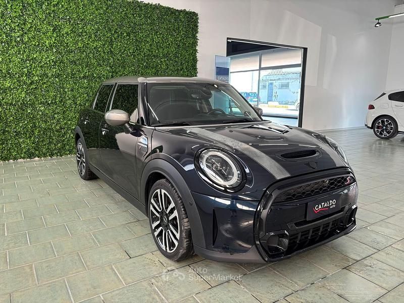 Usata Mini Cooper S Resolute Edition 178 CV (130 kW) 2023 Blu/azzurro Utilitaria