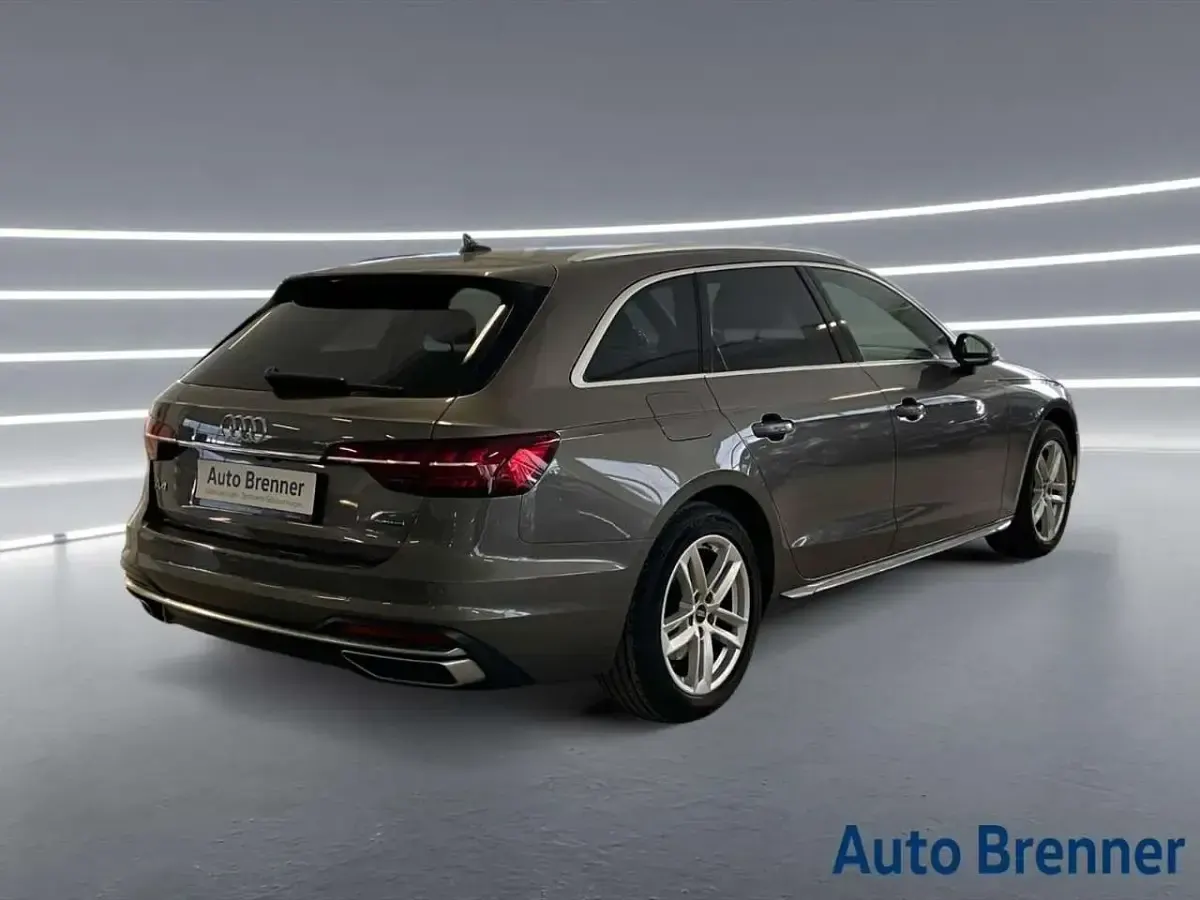 Usata Audi A4 Advanced 204 CV (150 kW) 2022 Grigio metallizzato scuro Station wagon