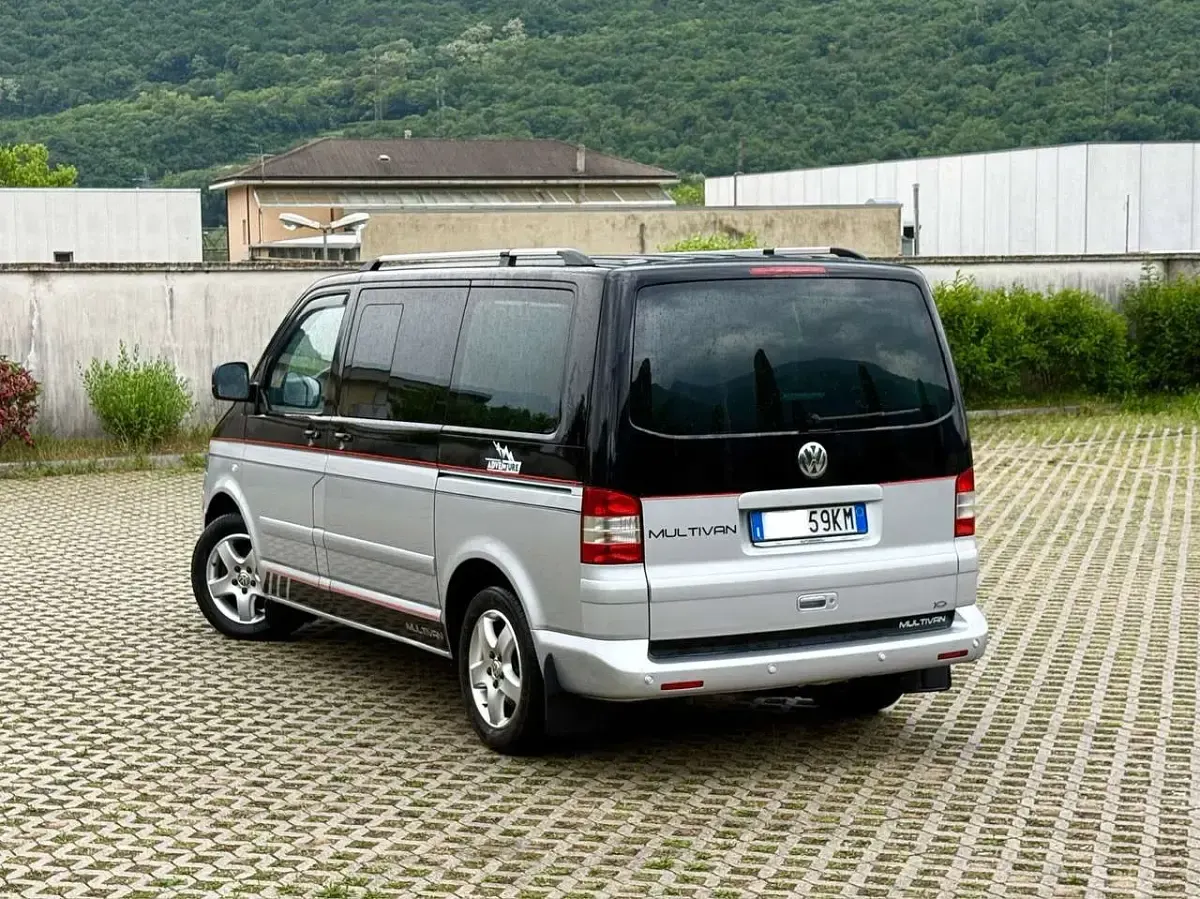 Usata VW Multivan 174 CV (127 kW) 2006 Argento Monovolume