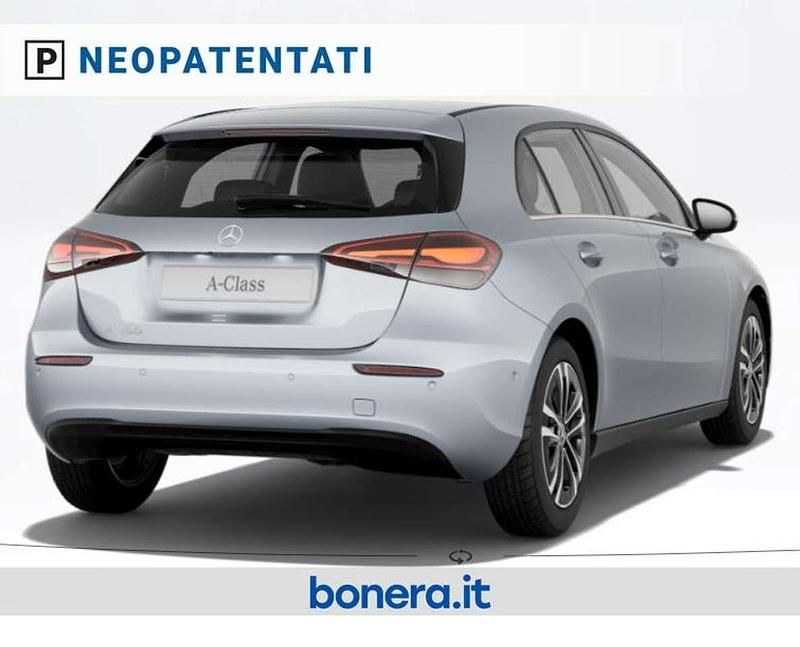 Nuova Mercedes A180 Executive 136 CV (100 kW) 2026 Argento hightech Berlina