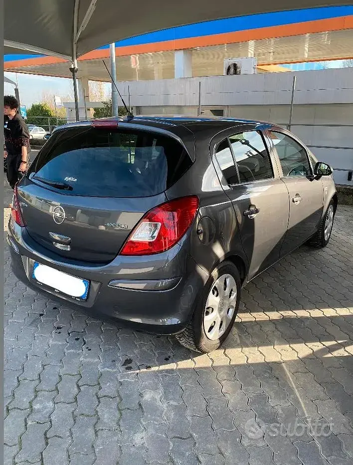 Usata Opel Corsa 95 CV (69 kW) 2010 Utilitaria