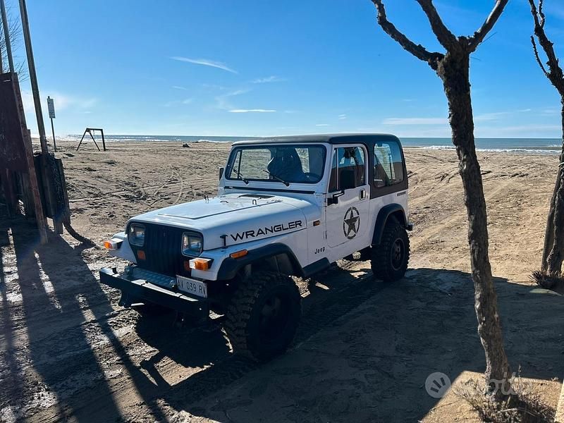Usata Jeep Wrangler 1991 Bianco SUV