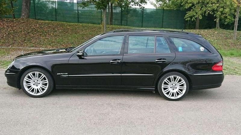 Usata Mercedes E320 224 CV (164 kW) 2007 Nero Station wagon